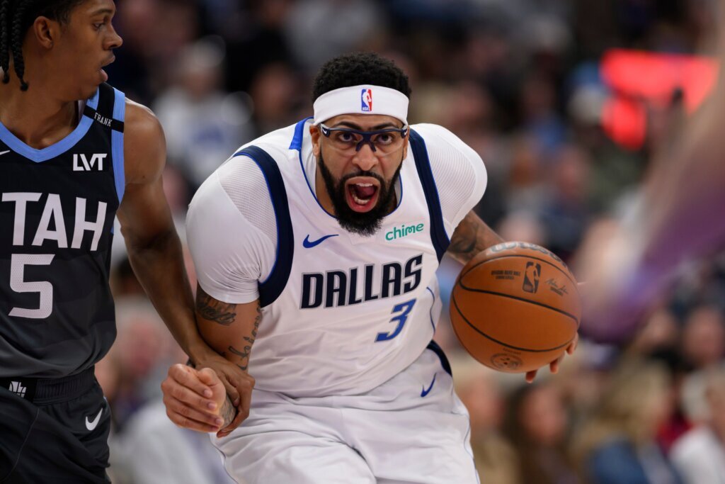 Wizards acquiring Anthony Davis from Mavericks in 8-player trade, AP source says