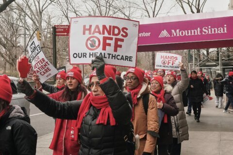 Nurses restart contract talks with another major hospital system on 5th day of strike