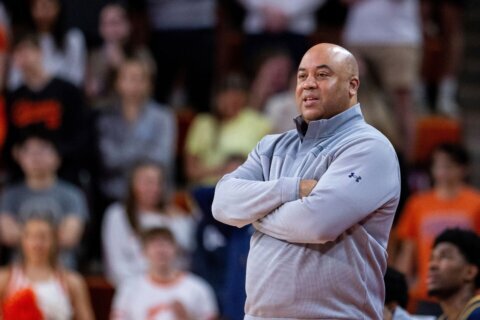 Notre Dame coach Micah Shrewsberry apologizes for actions after controversial call late in Cal loss