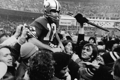 Former 49ers quarterback John Brodie, an NFL MVP and a prolific passer, dies at 90