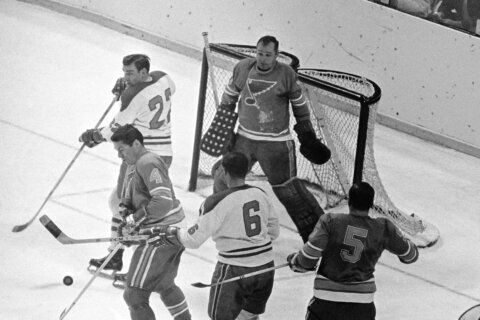 Glenn Hall, whose NHL goalie starts streak may never be broken, dies at age 94