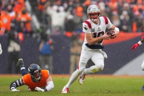 Patriots punch ticket to 12th Super Bowl with gritty 10-7 win over Broncos in snowy Denver