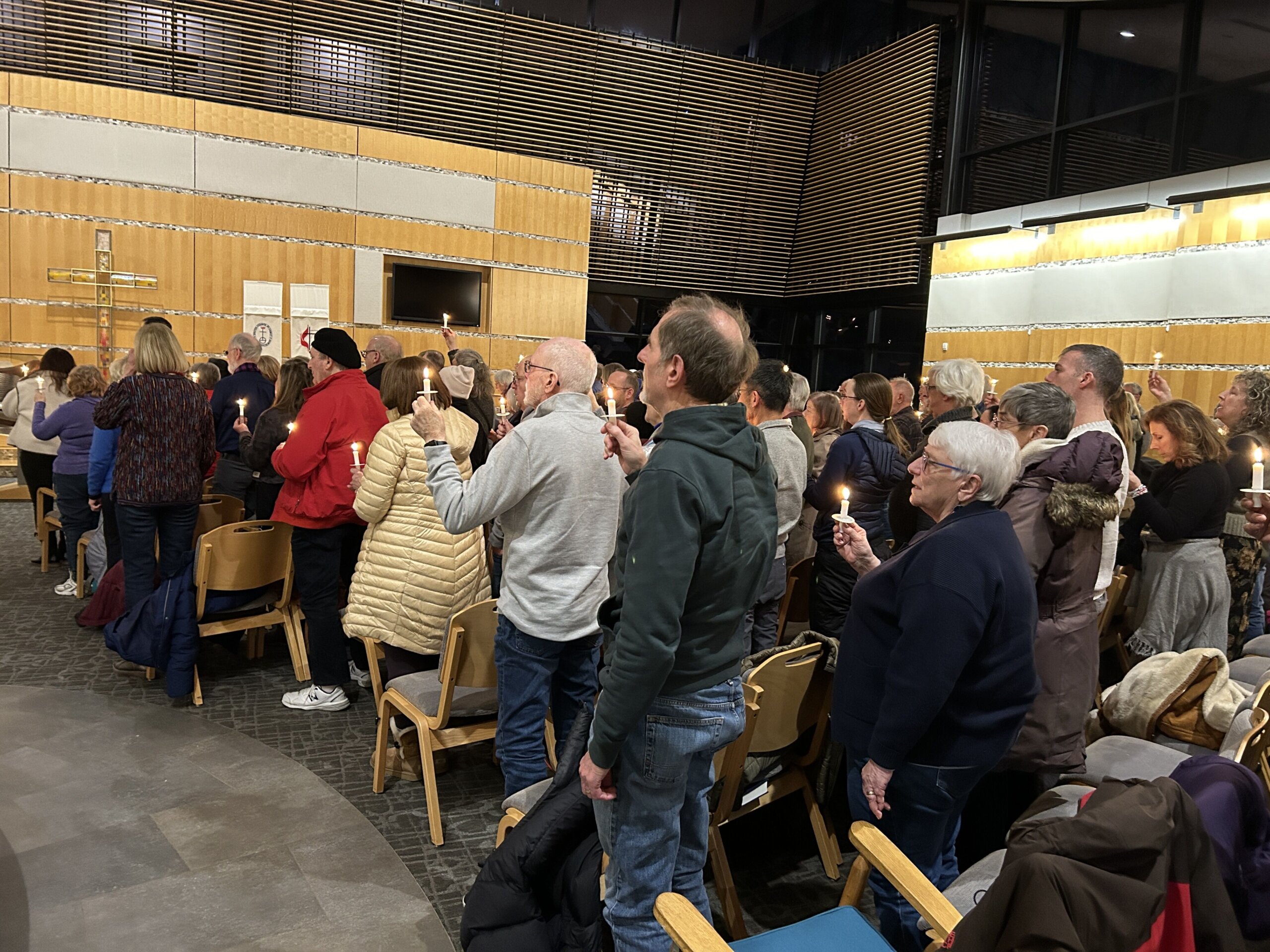 ‘So wrong’: Fairfax Co. community vigil honors Renee Good, Alex Pretti