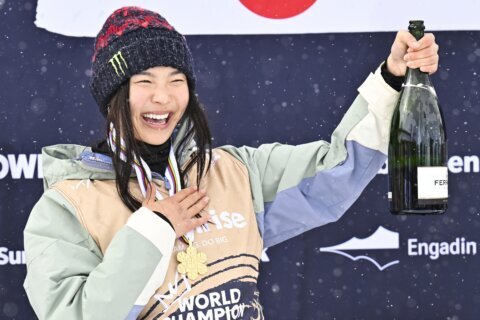 2-time Olympic champion Chloe Kim injures shoulder in training, optimistic for Winter Games