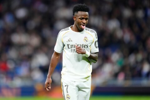 Vinícius wins over fans with 3 assists and a goal in Real Madrid’s 6-1 rout of Monaco
