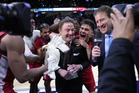 Rick Pitino savors reaching 900 victories as a college head coach in St. John’s win over Xavier