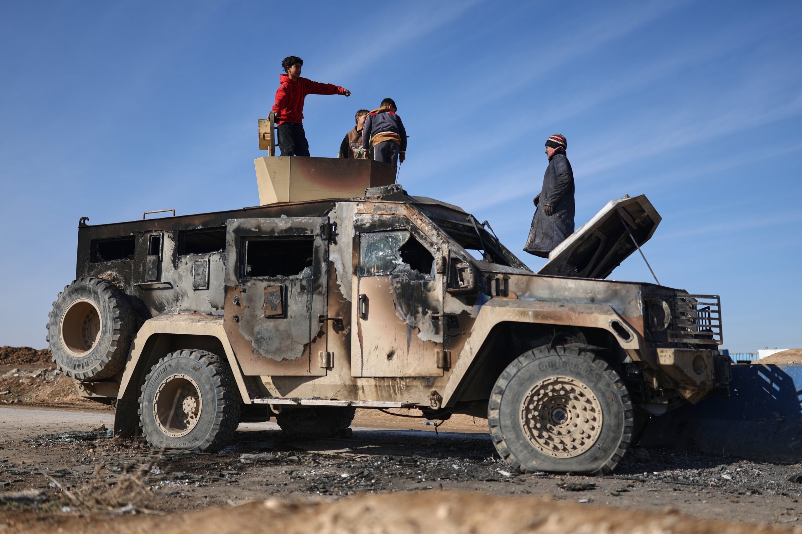 The decision to move IS prisoners from Syria to Iraq came at the request of Baghdad, officials say