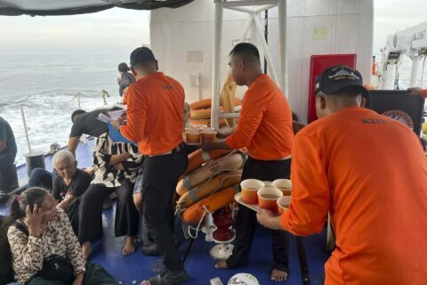 Al menos 18 muertos en Filipinas tras hundirse un ferry con cientos de pasajeros