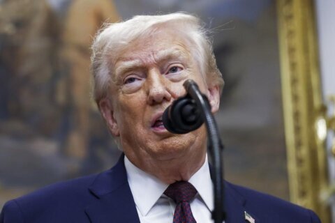 Trump advierte que enfrentaría un juicio político si los republicanos pierden las elecciones