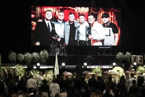 Colombia despide al cantante Yeison Jiménez: el desgarrador adiós de su madre