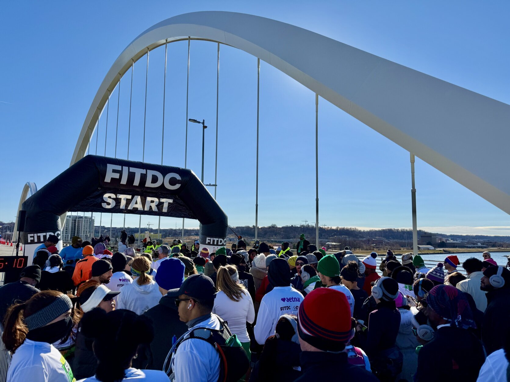 runners participate in fresh start 5k