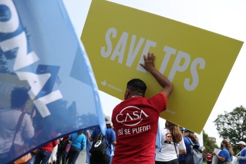 Jueza restaura el TPS para nicaragüenses y hondureños tras declarar ilegal decisión del gobierno