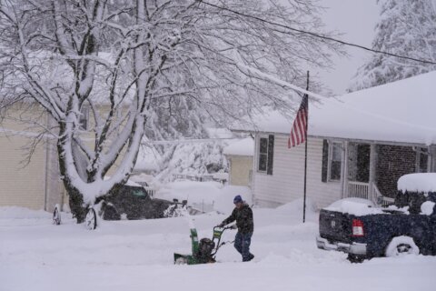 Más de la mitad de EEUU se prepara para condiciones peligrosas de hielo, fuertes nevadas y frío extremo