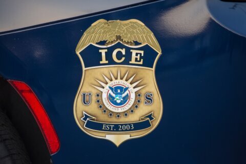 Demócratas buscan reemplazar ICE con nueva agencia a cargo del Departamento de Justicia