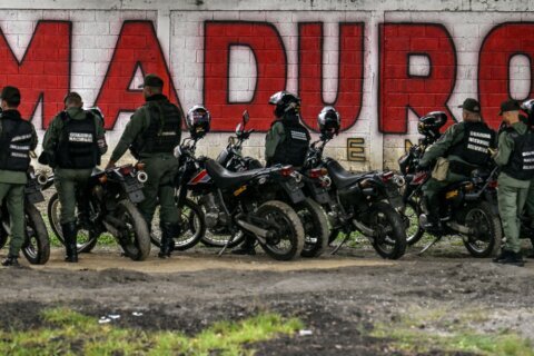 Venezuela se mantiene en incertidumbre, mientras Trump dice que el país ahora es ‘rico y seguro’