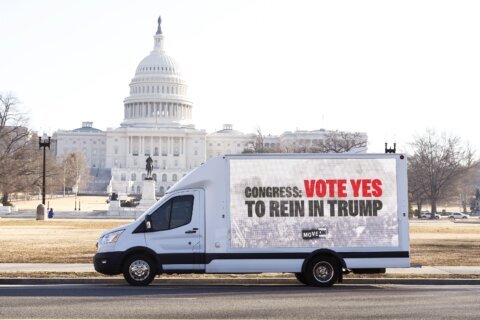 Avanza medida en el Senado para restringir el poder de Trump de usar fuerza militar en Venezuela