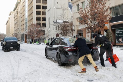 Frío intenso y calles aún afectadas: el panorama en el DMV después de la tormenta