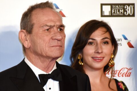 Investigan supuesta muerte de hija del aclamado actor Tommy Lee Jones