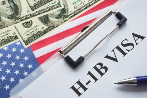 Freno a visas H-1B: Texas ordena revisión y suspensión del programa en agencias y universidades