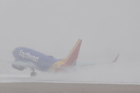 Poderosa tormenta invernal acecha Washington D.C.