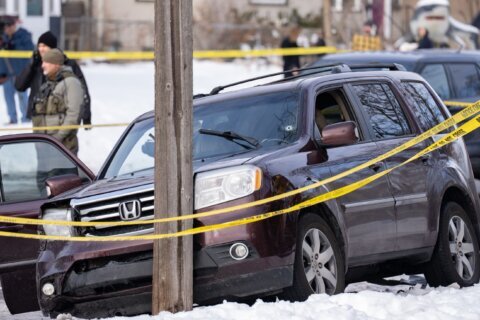 Conductora baleada en Minneapolis es al menos la 5ta persona muerta en operativos migratorios