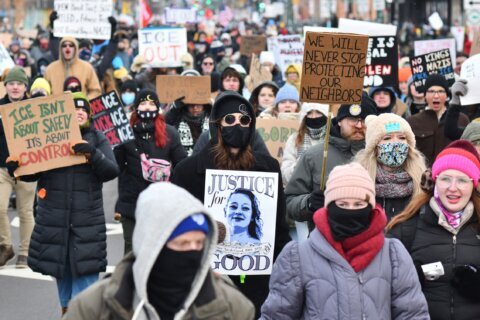 Manifestaciones contra ICE llenan las calles de EEUU tras tiroteos en Minneapolis y Portland