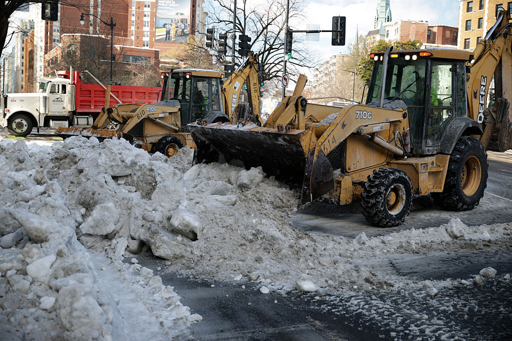 DC school kids trek slippery sidewalks to go back to school