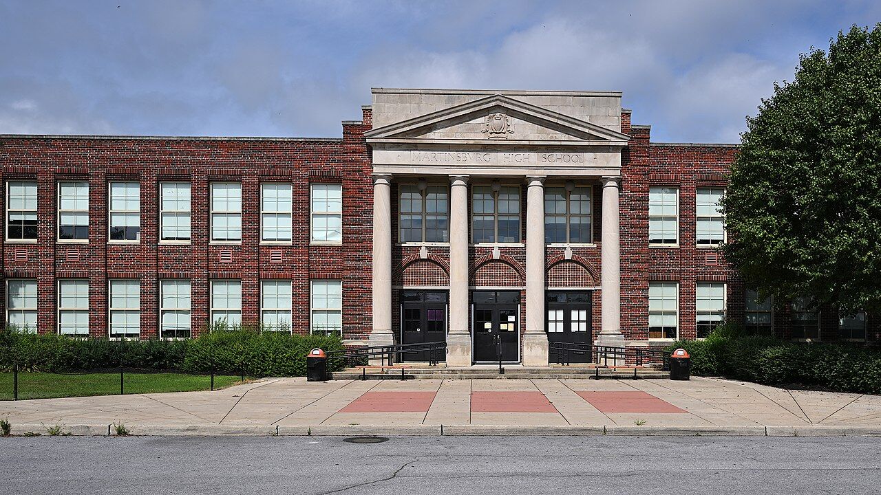 Custodian arrested after hiding in girls’ locker room during basketball game at West Virginia high school