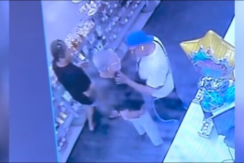 ‘El amor vence al odio’: juez cita a Bad Bunny durante sentencia