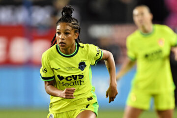 FILE - Washington Spirit midfielder Croix Bethune (7) dribbles the ball during the first half of a NWSL women's championship soccer match, Saturday, Nov. 22, 2025, in San Jose, Calif. (AP Photo/Justine Willard,File)