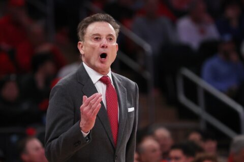 No. 17 St. John’s routs Creighton 81-52 for longest winning streak in 4 decades