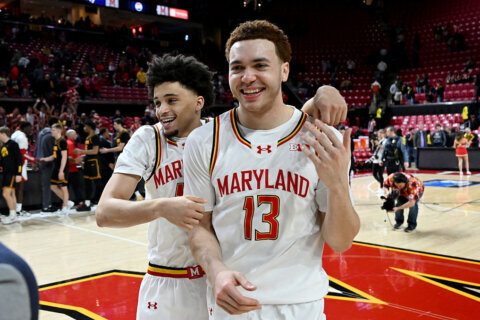 Maryland beats Iowa 77-70 to snap the Hawkeyes’ 6-game win streak