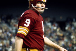 Hall of Fame quarterback Sonny Jurgensen (9) of the Washington Redskins during the Redskins 24-3 victory over the New York Giants on October 20, 1974 at RFK Stadium in Washington, D.C. (Photo by Nate Fine/Getty Images)