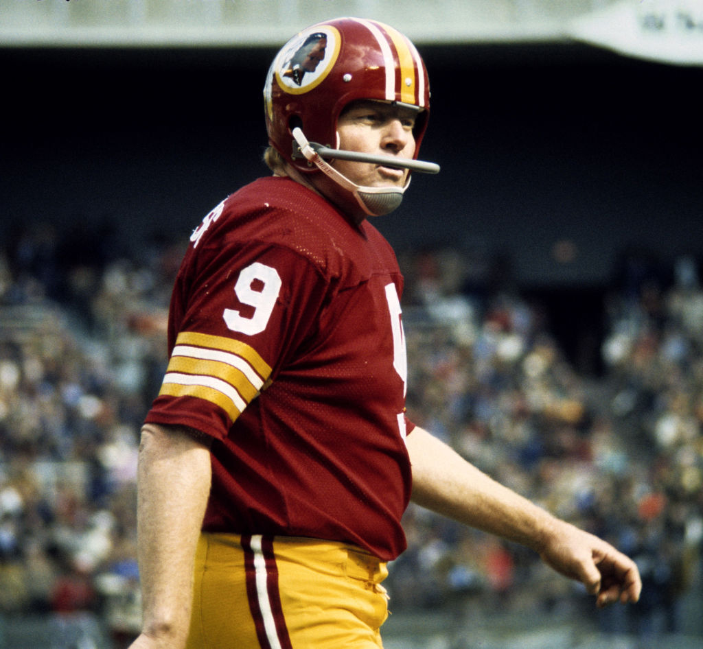 Hall of Fame quarterback Sonny Jurgensen (9) of the Washington Redskins during the Redskins 24-3 victory over the New York Giants on October 20, 1974 at RFK Stadium in Washington, D.C. (Photo by Nate Fine/Getty Images)