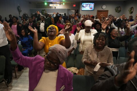 Hundreds pack an Ohio church to back extending protected status for Haitians in the US