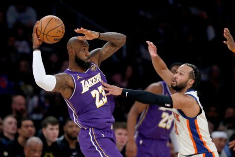 Knicks beat Lakers 112-100 to spoil LeBron James’ 32nd regular-season game at Madison Square Garden