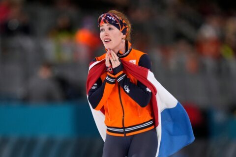 Dutch speedskater Antoinette Rijpma-de Jong wins the 1,500 for her 1st Olympic gold