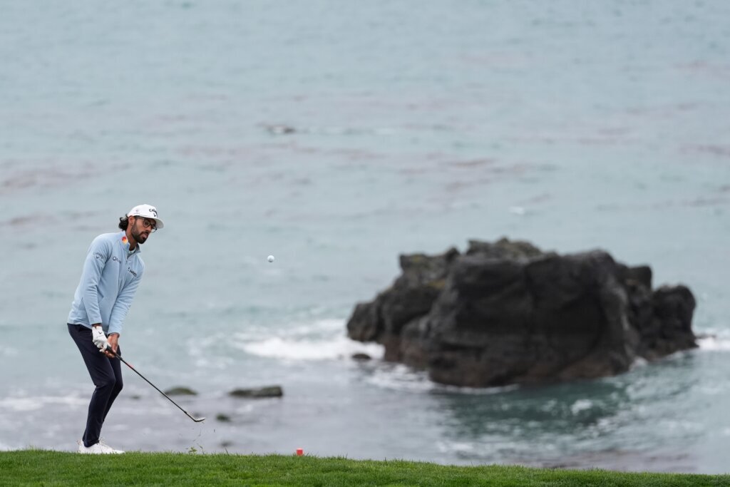 Bhatia’s big birdie runs helps him beat the wind and lead at Pebble Beach