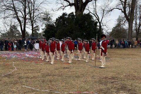 Presidents Day crowds flock to Mount Vernon for George Washington tribute