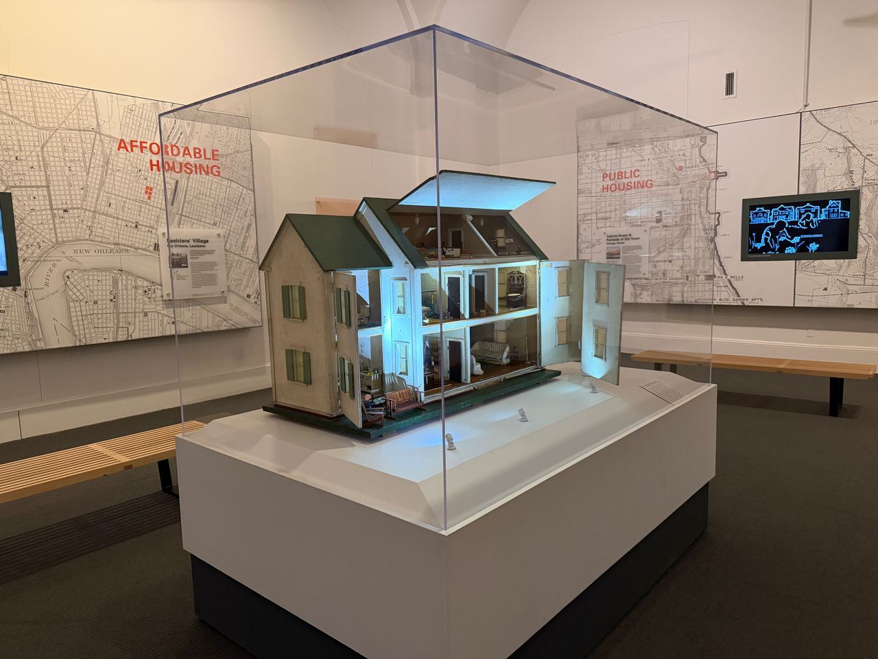 house & home exhibit
