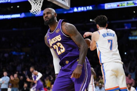 LeBron James will sit for Lakers vs Spurs, taking him out of consideration for 22nd All-NBA honors
