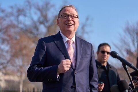 WH adviser Hassett urges ‘discipline’ for Fed economists over tariff study