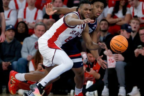 Ejiofor leads No. 22 St. John’s past No. 3 UConn 81-72 at MSG, ending Huskies’ 18-game win streak
