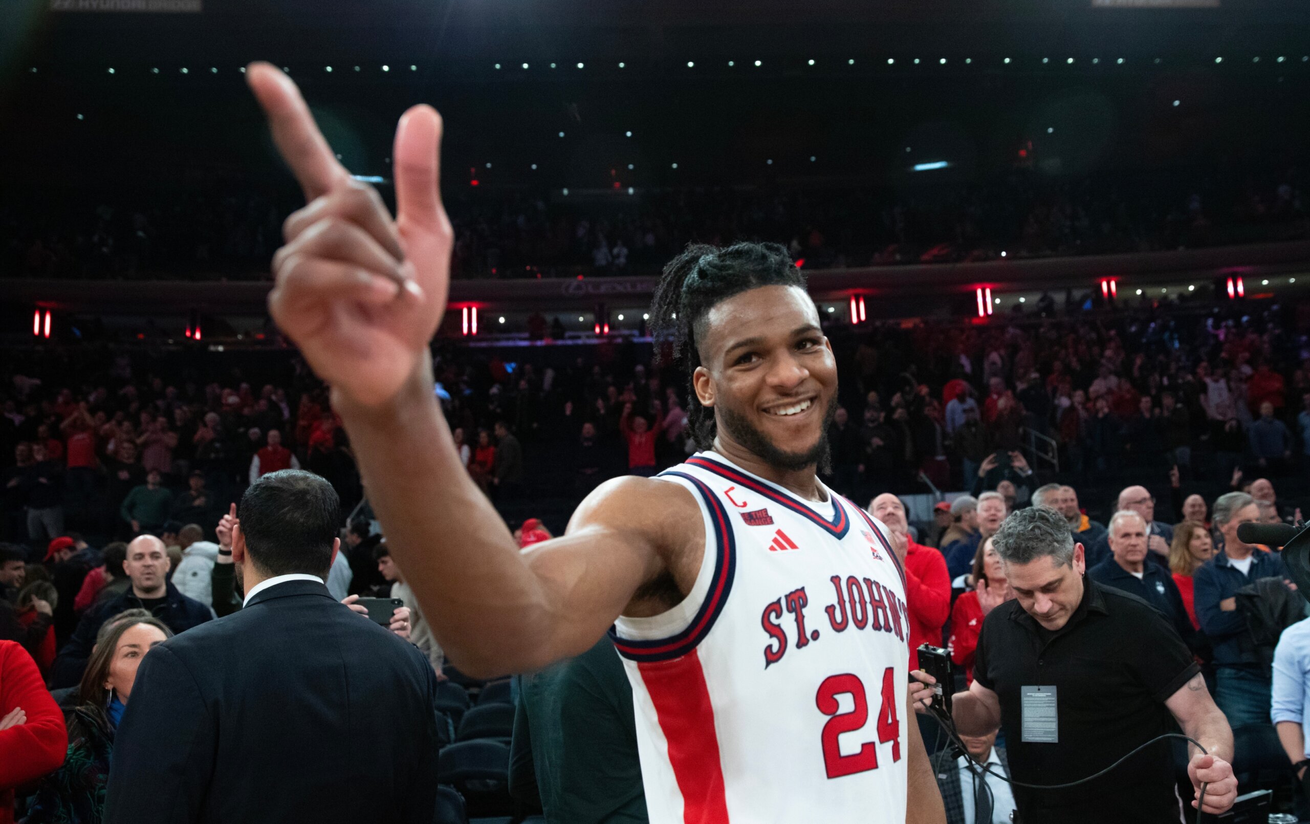 No. 22 St. John's makes Big East statement, ending 18-game win