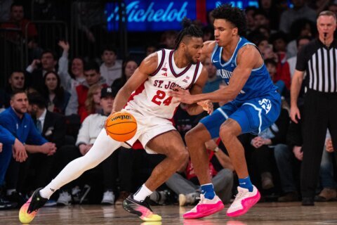 Pitino climbs career wins list as No. 17 St. John’s fends off Xavier 87-82 in overtime