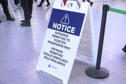 Pruebas militares provocaron suspensión de vuelos en aeropuerto de El Paso, dice NBC News