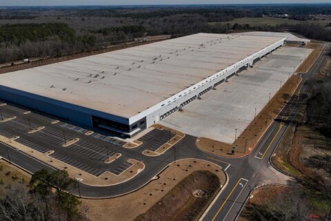 La expansión de centros de detención del ICE genera polémica