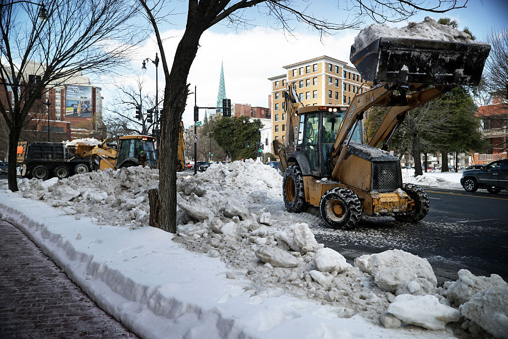 ‘Mountains of ice’: Leftovers from winter storm continue to slow travel for DC-area commutes