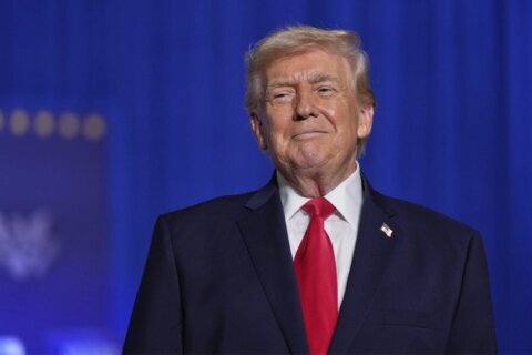 Trump dice que ya decidió a quién respaldará en las primarias del Senado de Texas