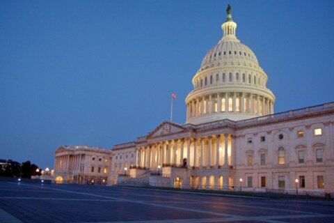 Trump firma paquete de financiamiento, lo que pone fin al cierre parcial del gobierno